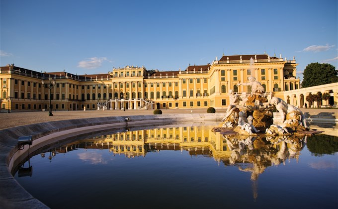 Невозможно посетить Вену и не увидеть дворцовое поселение Шобрунн