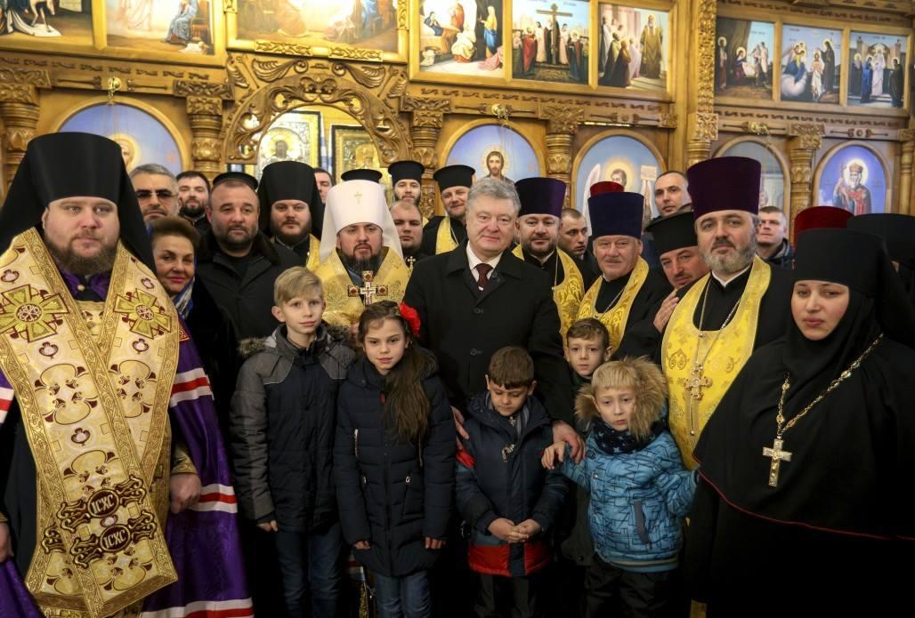 Петровський, відомий в певних колах під ім'ям Нарик, проходив за матеріалами МВС як лідер організований злочинного угруповання