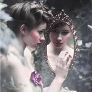 Якщо ви самі гадаєте кому-то на картах в своїх нічних мріях, каже Циганський сонник, варто довіряти своїм відчуттям найближчим часом