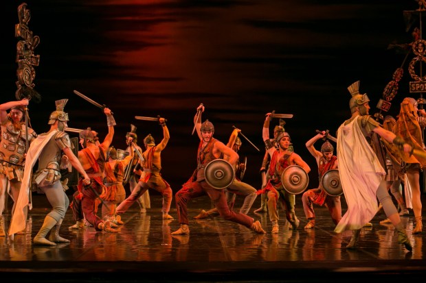 У роботі над балетом «Спартак» приймав участь ще один великий майстер - художник Симон Вірсаладзе