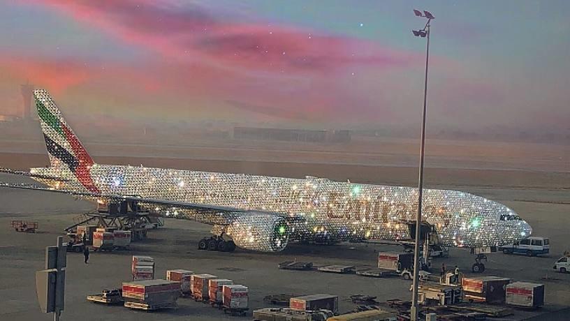 Emirates так сподобався запропонований дизайн, що авіакомпанія попросила дозволу зробити його репост