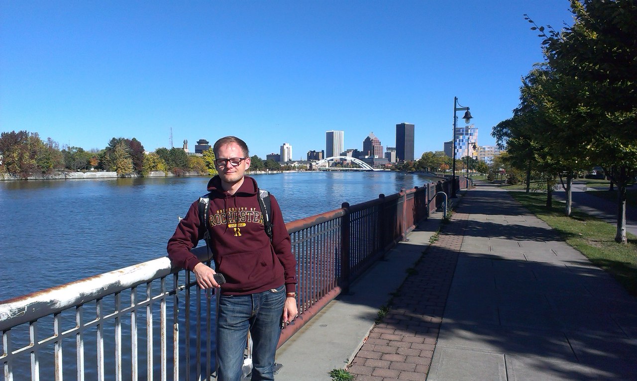 Згадуйте в резюме всі ваші наукові або навколонаукові заслуги, місця роботи і навчання