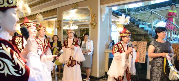 У Казахстані здавна побутує думка, що на весіллі кудалар важливіше королеви Англії