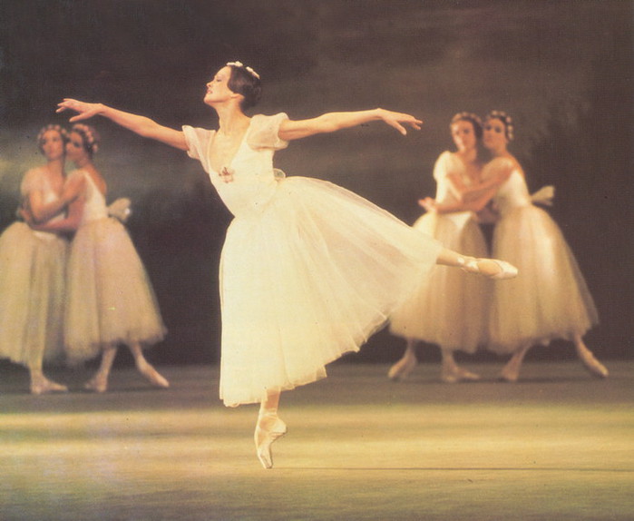 Вона була першою виконавицею заголовних партій в балетних виставах Григоровича ( «Кам'яна квітка», «Легенда про любов»), Чабукіані ( «Отелло»), Лапутіна ( «Маскарад»), Бєльського ( «Берег надії», «Ікар»), а також Н