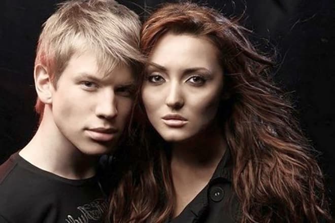 У 2008 році дует став популярний з піснею «Happy End» - композиція місяць лідирувала в хіт-параді «Шереметьєва-Бориспіль» на «Гала радіо», протрималася в десятці кращих хітів на Love радіо 2 тижні