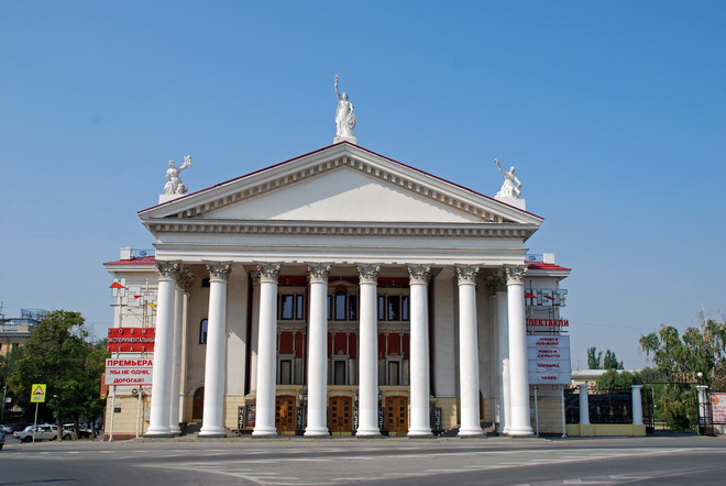 Проіснував Драматичний театр імені Максима Горького до 1989 року, потім трупу розформували, а пізніше будівлю віддали Нового експериментального театру