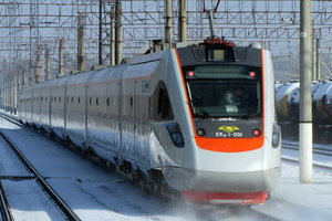 Негода в Україні: пасажирські поїзди курсують з затримкою