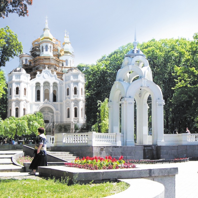 П'ятнадцять років компанія Здоров'я надає матеріальну допомогу Свято-Петро-Павлівському храму- одному з найстаріших в місті, який нещодавно відзначив своє 140-річчя