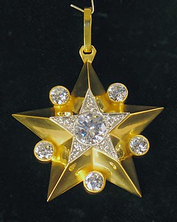 У зборах Алмазного фонду зберігаються радянські ордени, прикрашені діамантами