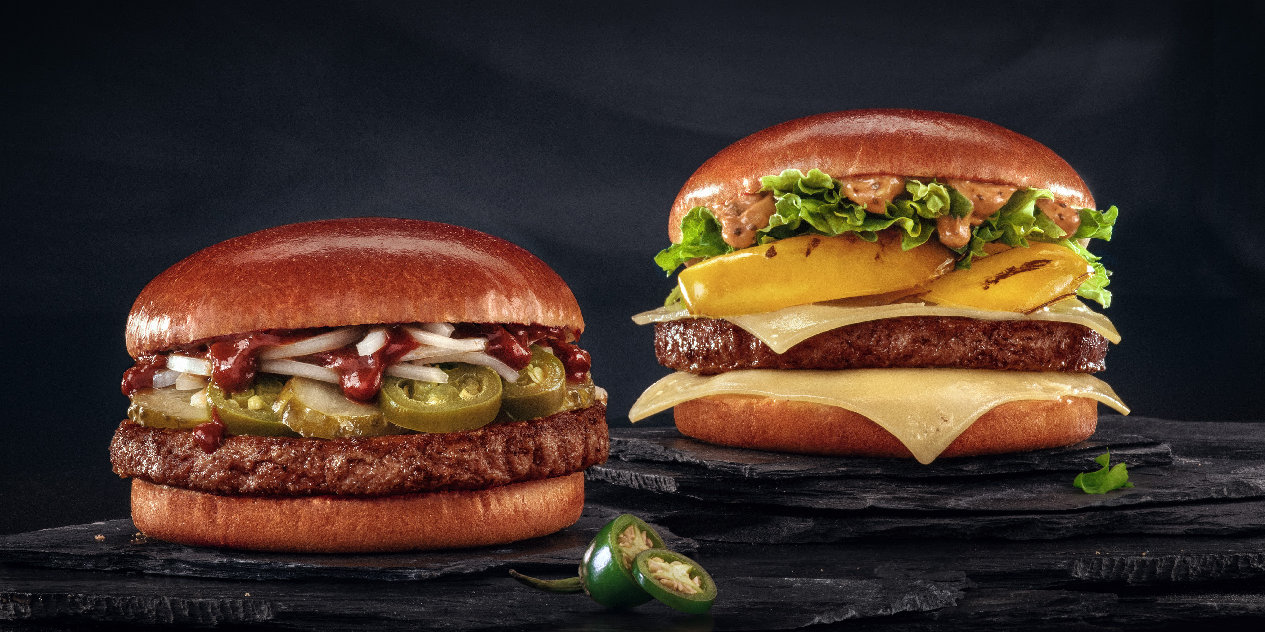 Як повідомляється на   сайті   Волгоградського УФАС, ТОВ «Макдоналдс» отримав штраф у розмірі 100 неоподатковуваних мінімумів доходів громадян за рекламу гамбургерів «Вестерн Гурме», що порушує п