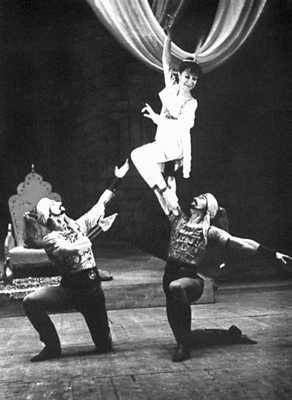 Тенденція до психологизации, яка проявилася в образі Тао Хоа (Гельцер), зближувала балет з хореографічної драмою, що стала основним жанром балетного спектаклю наступних років